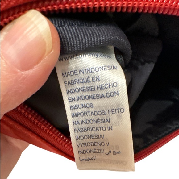 NWT Tommy Hilfiger Women’s Red Wristlet Wallet - Picture 9 of 9